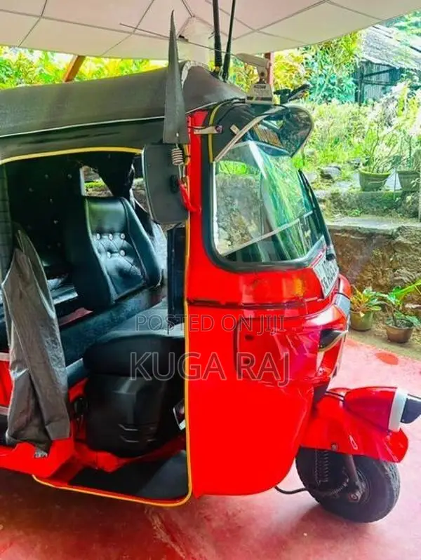 Bajaj RE 2015