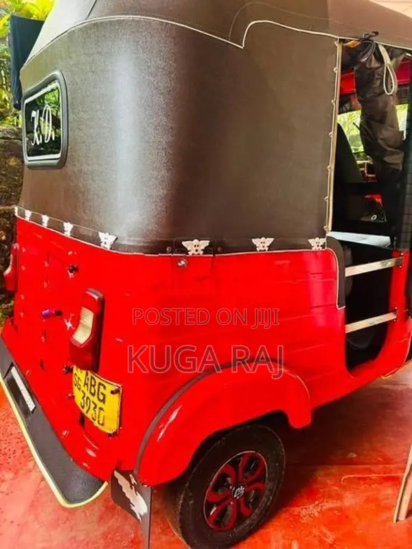 Bajaj RE 2015