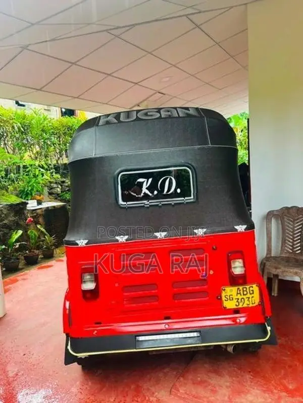 Bajaj RE 2015