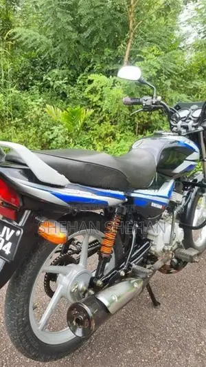 Bajaj CT100 2025