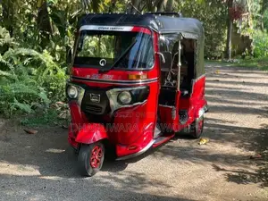 Bajaj RE 2015