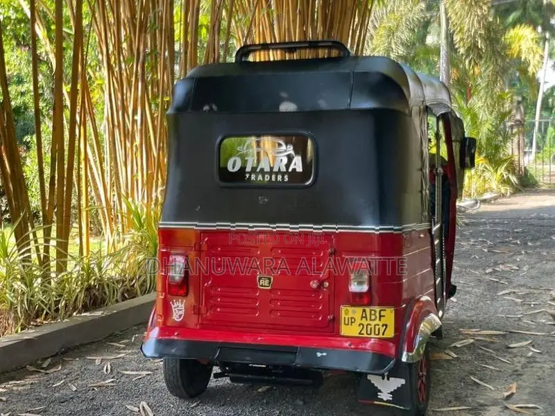 Bajaj RE 2015