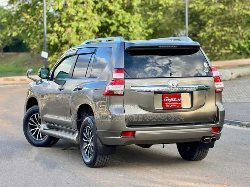 Toyota Land Cruiser Prado 150 6-FWD 2015