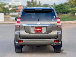 Toyota Land Cruiser Prado 150 6-FWD 2015