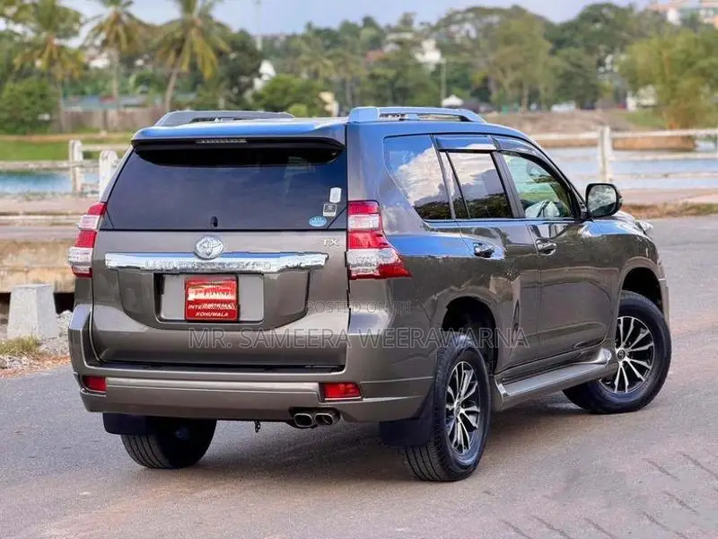 Toyota Land Cruiser Prado 150 6-FWD 2015