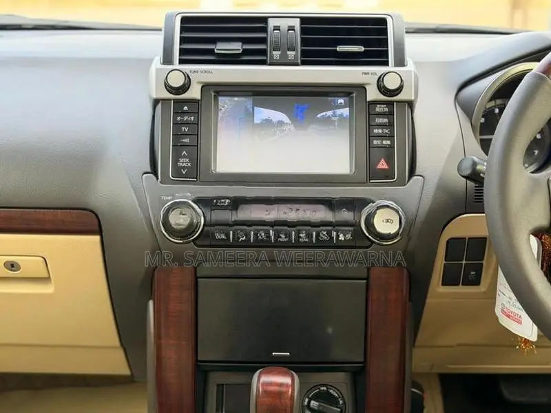 Toyota Land Cruiser Prado 150 6-FWD 2015