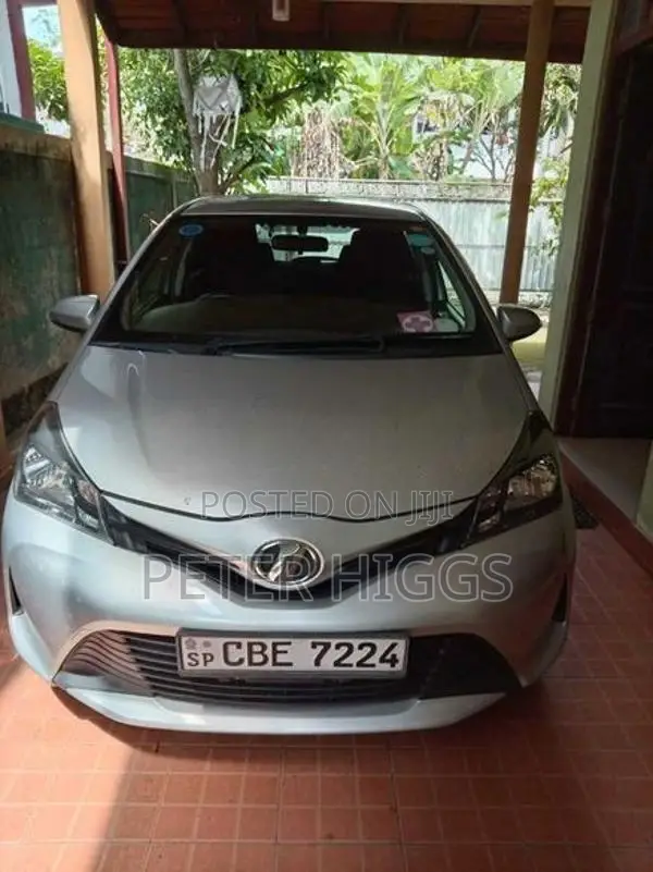 Toyota Vitz 2015