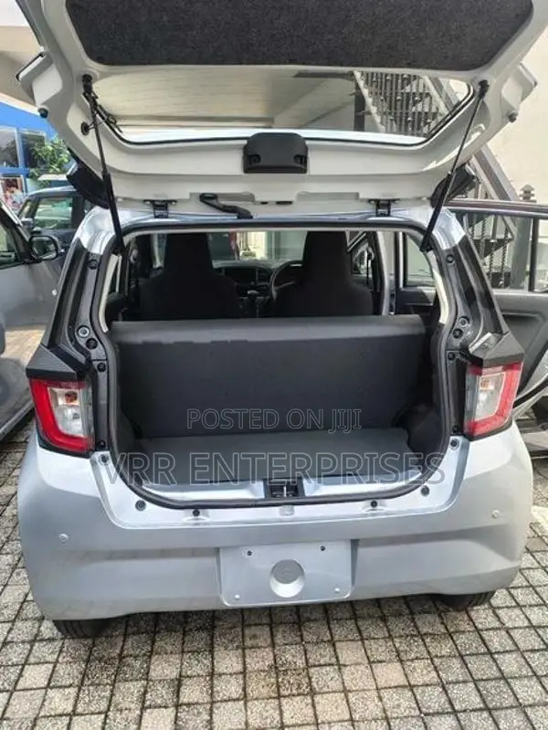 Daihatsu Mira 2023