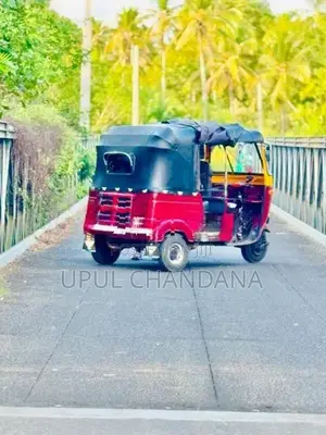 Bajaj RE 2000