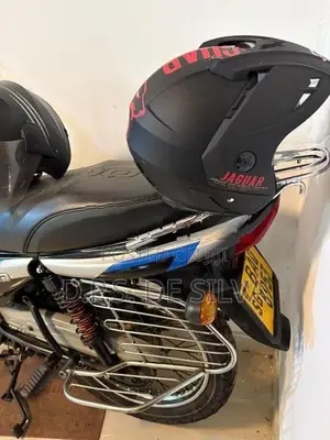 Bajaj CT100 2013