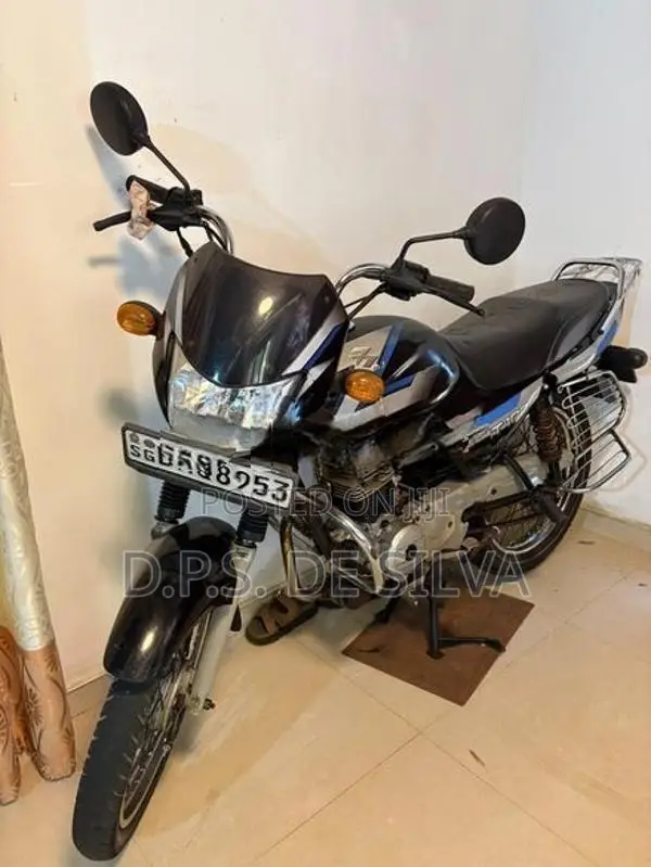 Bajaj CT100 2013