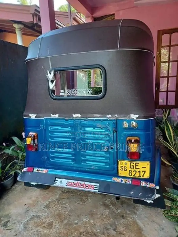 Bajaj RE 2002