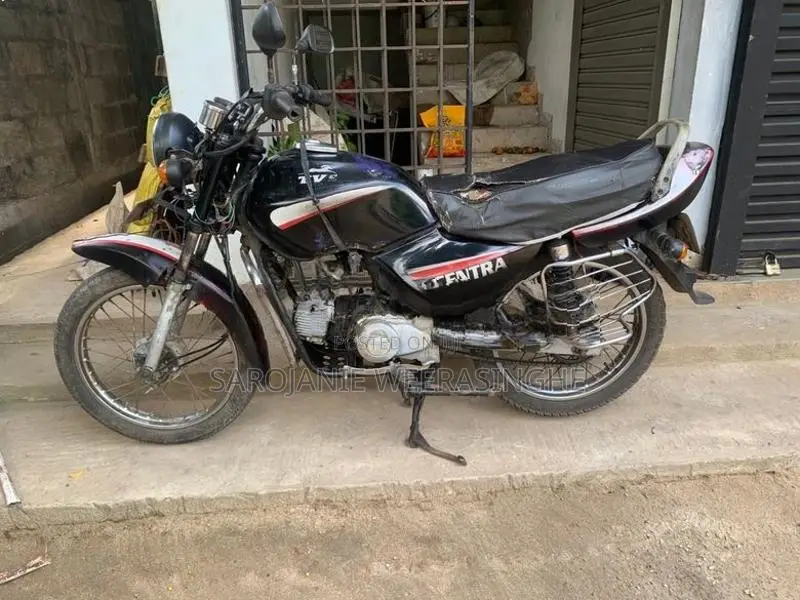 TVS Centra 2005