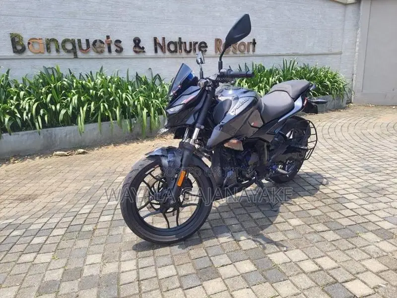 Bajaj Pulsar N160 2025