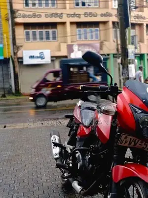Bajaj Pulsar 180 2010