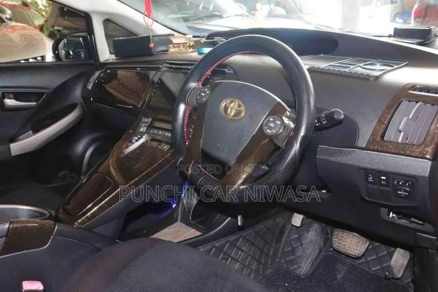 Toyota Prius 2012