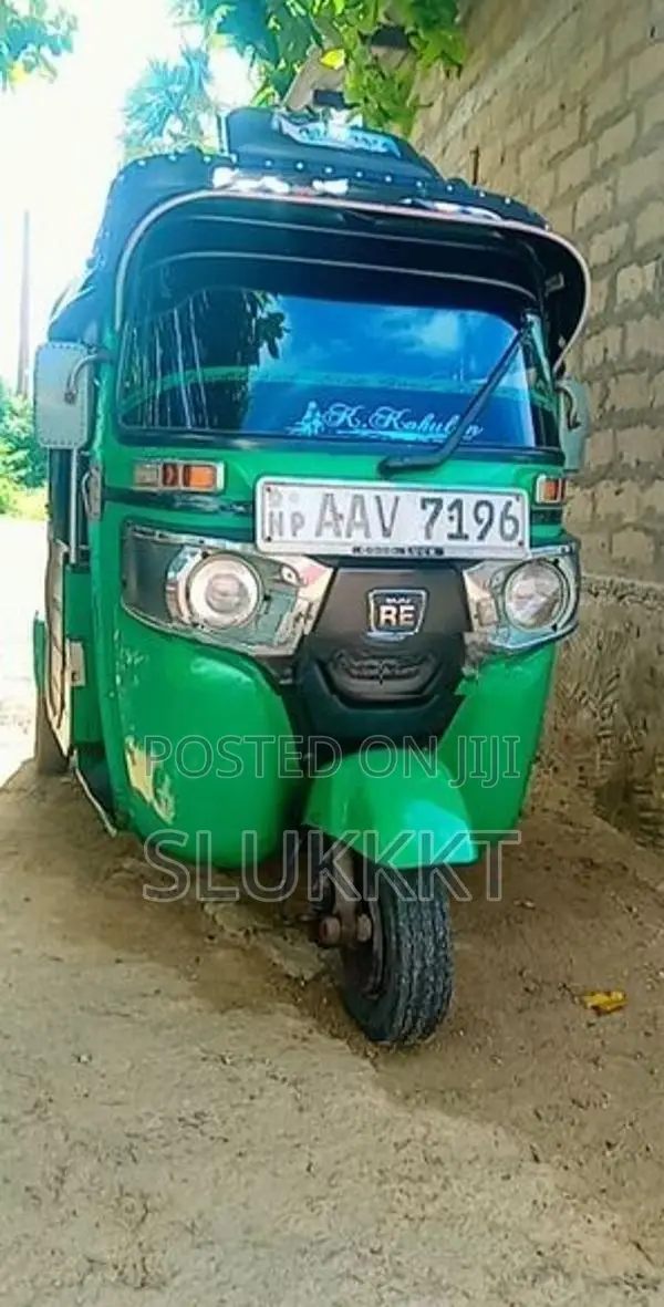 Bajaj RE 2015