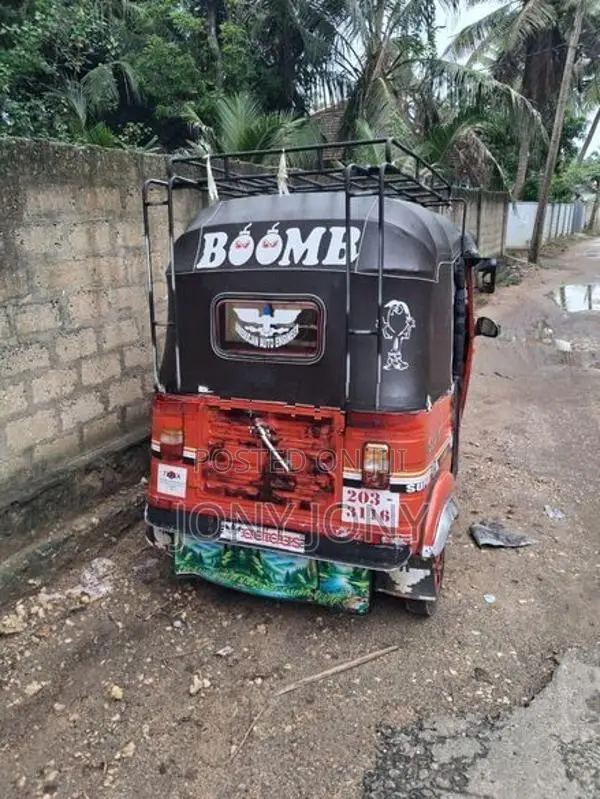 Bajaj RE 2000