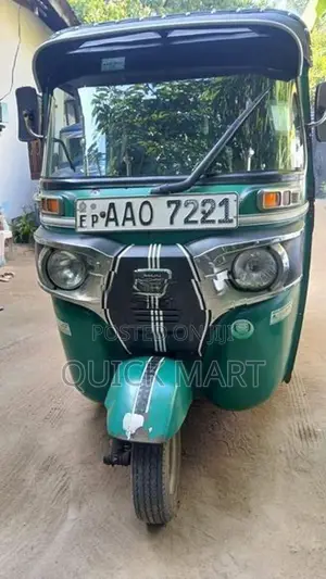 Bajaj RE 2015