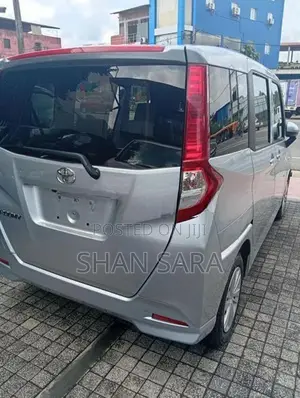 Toyota Roomy x 2023