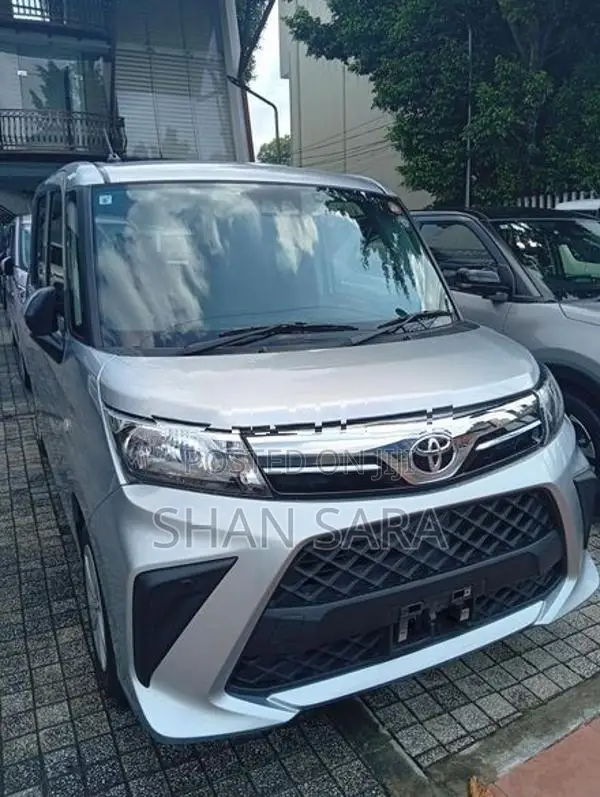 Toyota Roomy x 2023