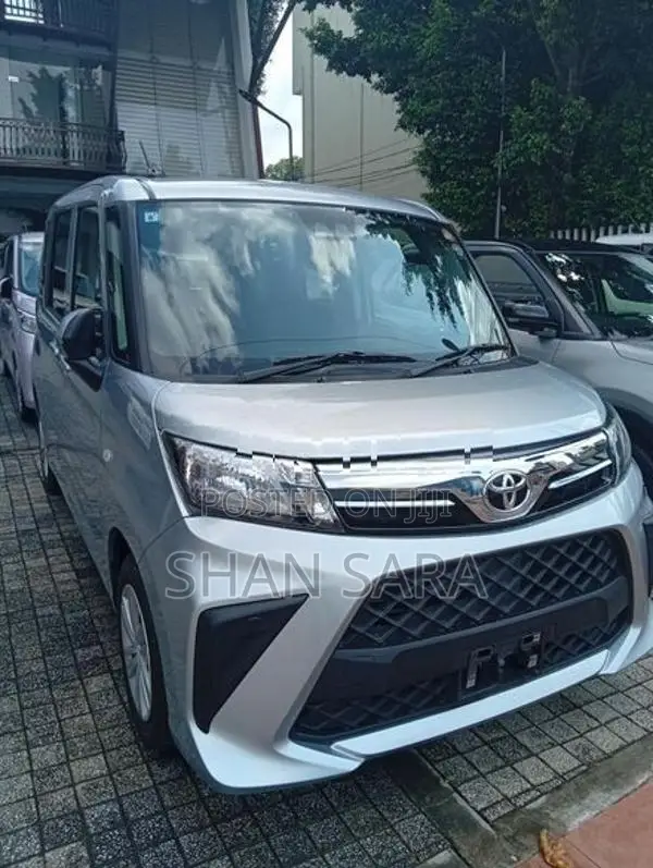 Toyota Roomy x 2023