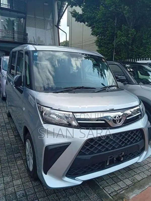 Toyota Roomy x 2023