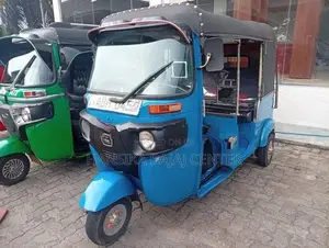 Bajaj RE 2015