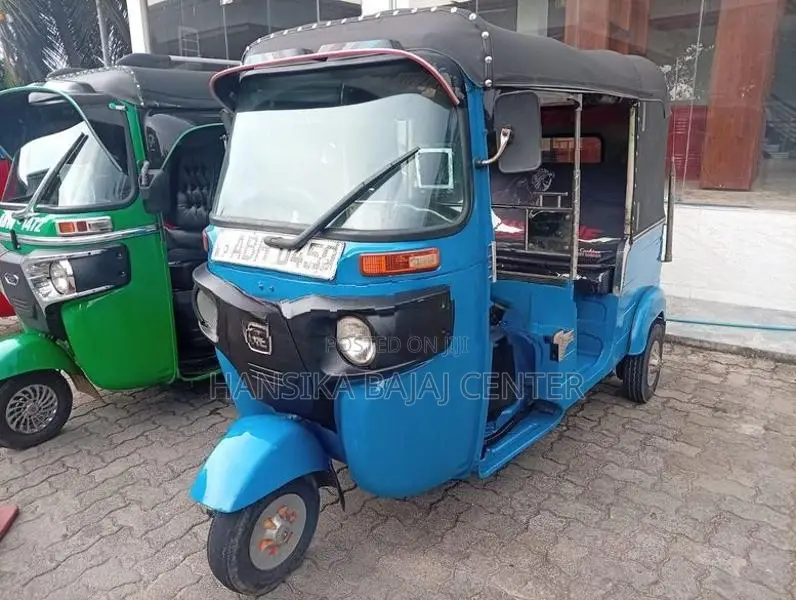 Bajaj RE 2015