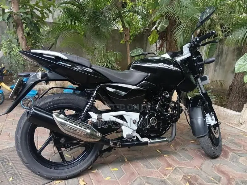 Bajaj Pulsar 180 2011