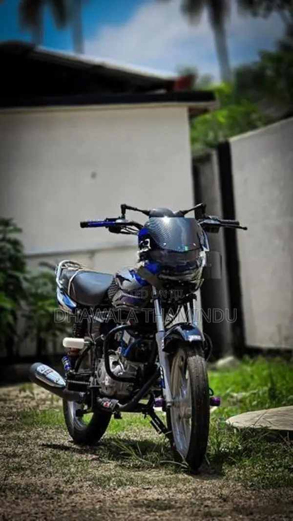 Bajaj CT100 2025