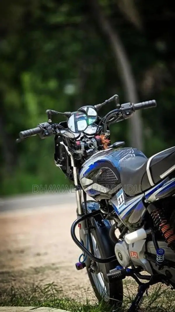 Bajaj CT100 2025