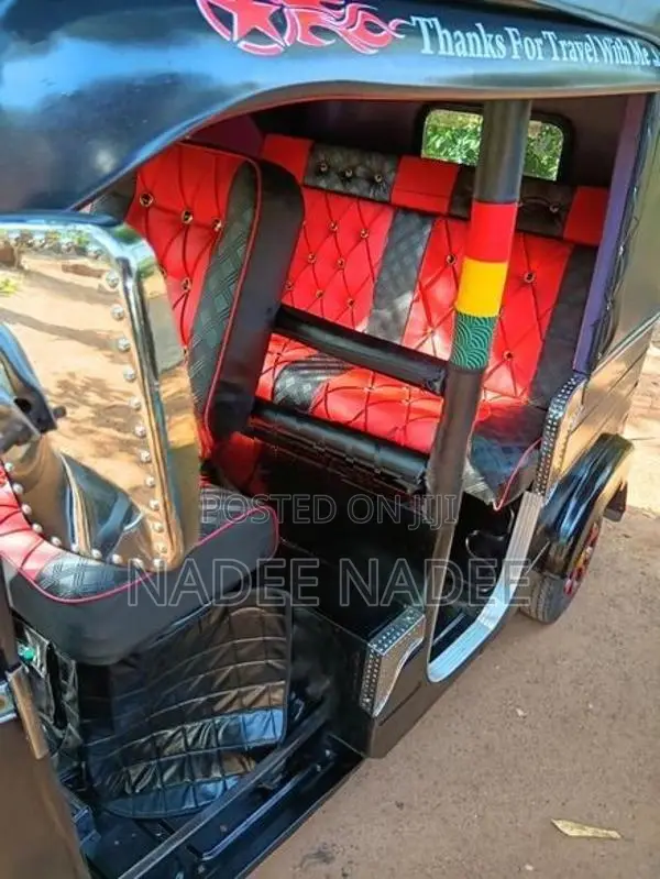 Bajaj RE 2011