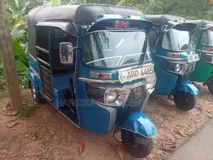 Bajaj RE Three Wheel 2017
