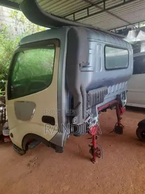 Toyota dyna dutro palal cabin for Lorry
