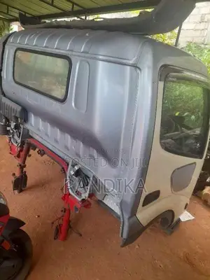 Toyota dyna dutro palal cabin for Lorry
