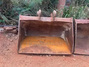 Hitachi Landy 1202 2000 Heavy-Duty (Used)