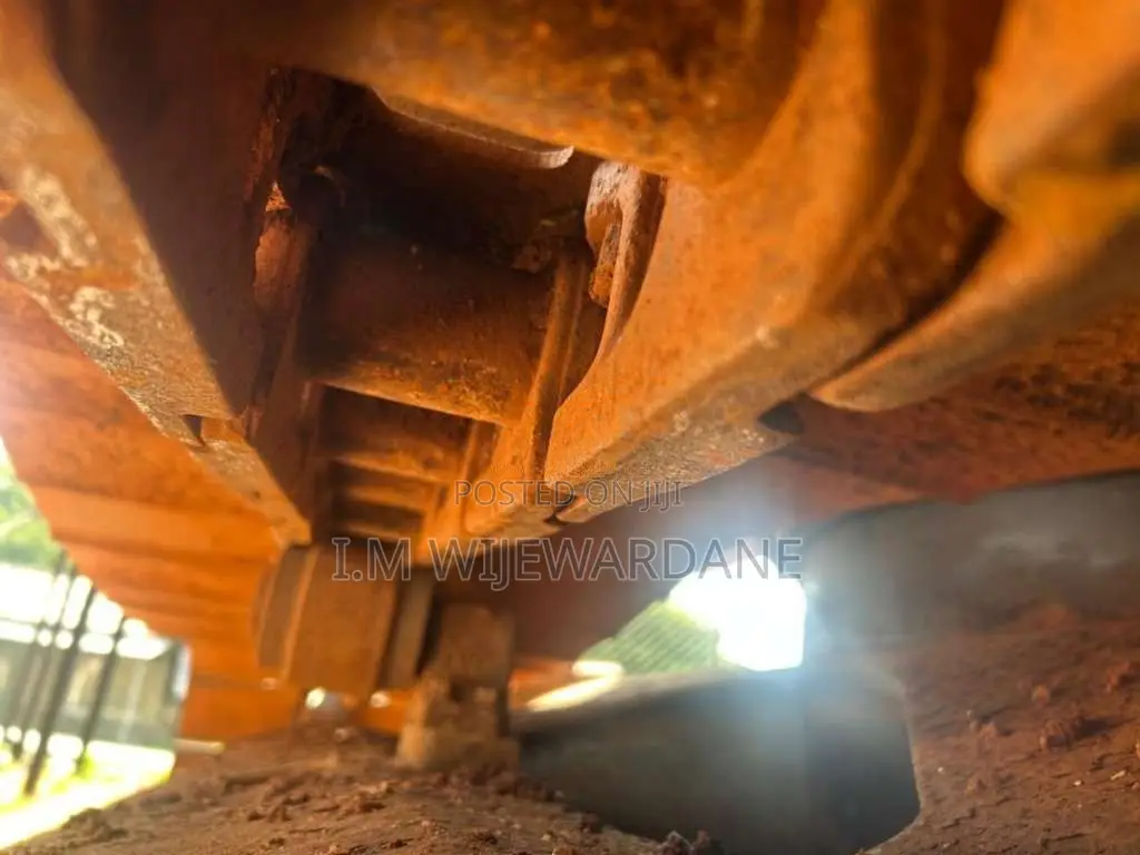 Hitachi Landy 1202 2000 Heavy-Duty (Used)