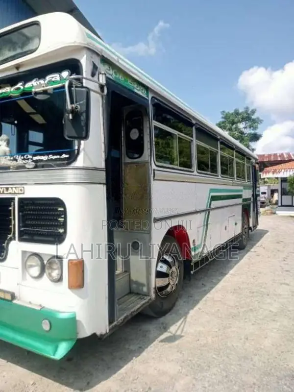 Ashok-Leyland Viking 2005 Bus (Used)