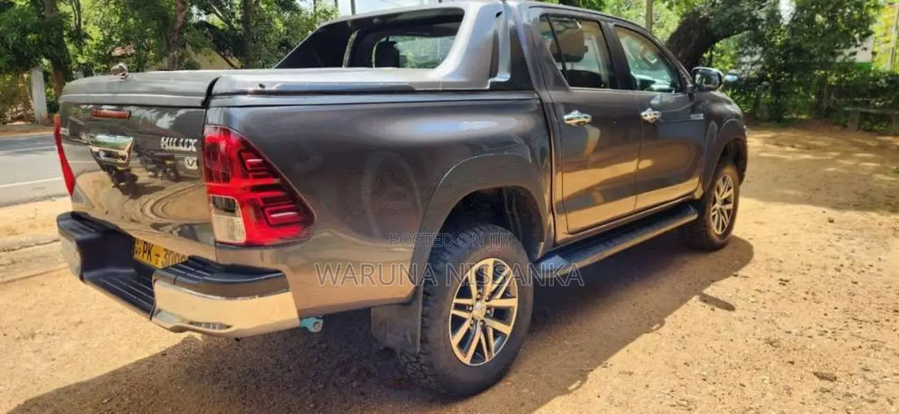 Toyota Hilux 2020 Pickup (Used)