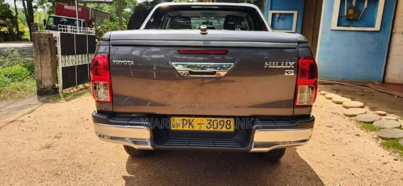 Toyota Hilux 2020 Pickup (Used)