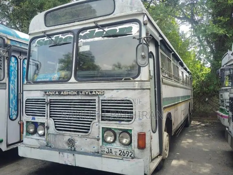Ashok-Leyland Viking 2004 Bus (Used)