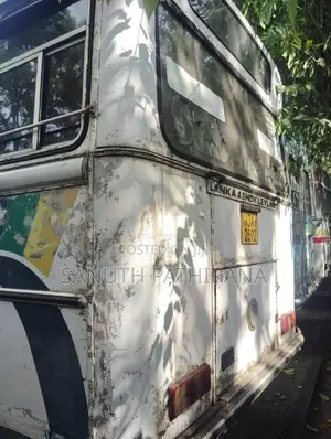 Ashok-Leyland Viking 2004 Bus (Used)