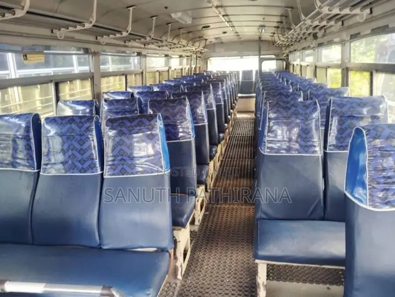 Ashok-Leyland Viking 2004 Bus (Used)