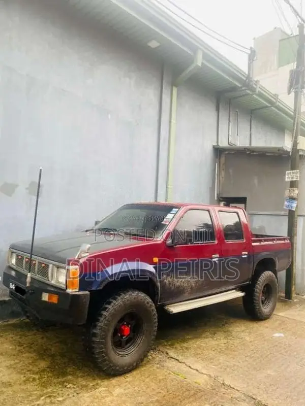 Nissan D21 4 Wheel 1985 Pickup (Used)