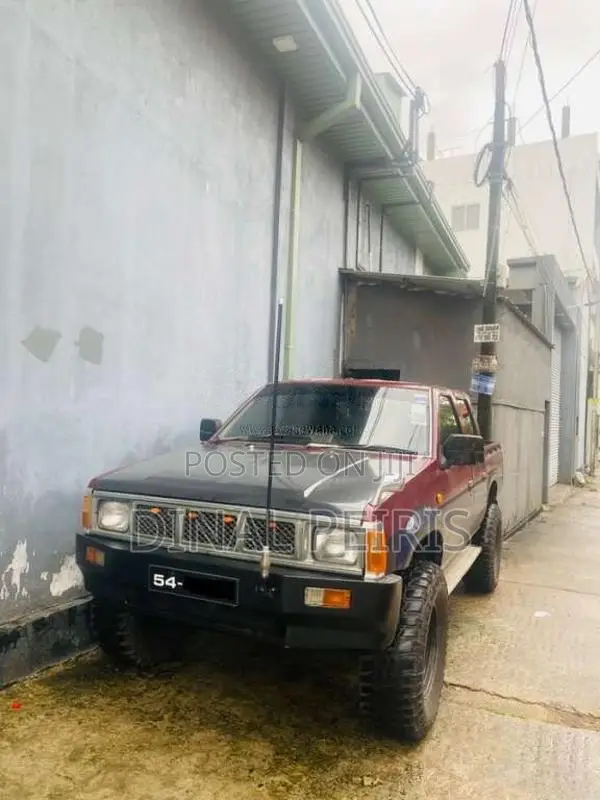 Nissan D21 4 Wheel 1985 Pickup (Used)