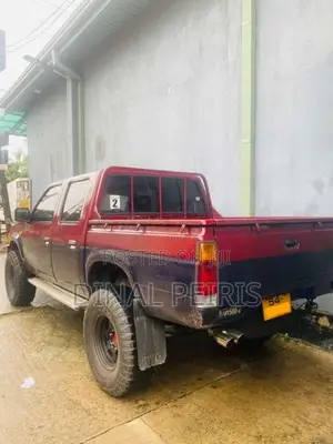 Nissan D21 4 Wheel 1985 Pickup (Used)