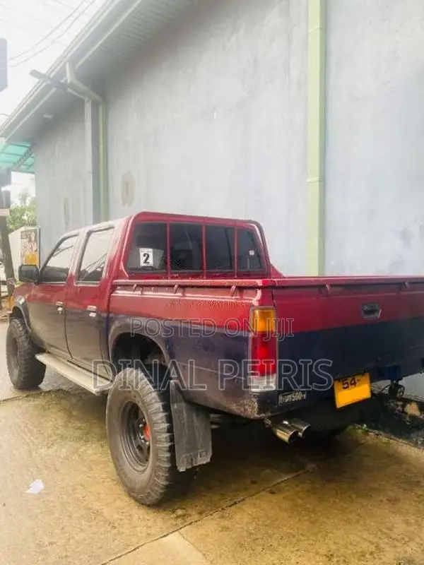 Nissan D21 4 Wheel 1985 Pickup (Used)