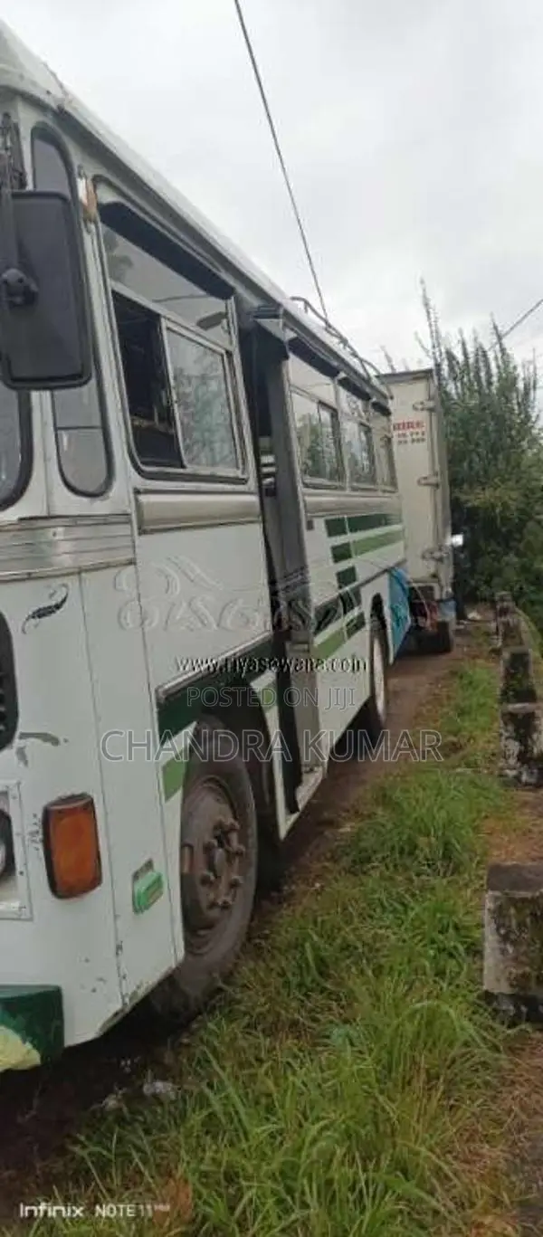 Ashok-Leyland Viking 2004 Bus (Used)