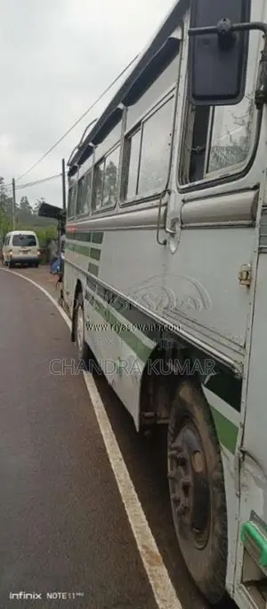 Ashok-Leyland Viking 2004 Bus (Used)